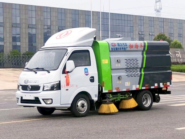 國(guó)六東風途逸3方掃路車