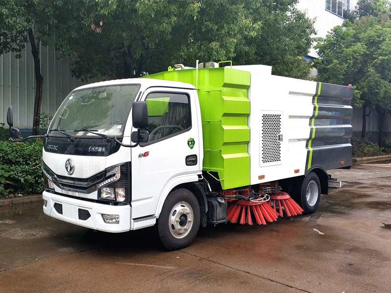 東風小多利卡掃路車國(guó)VI